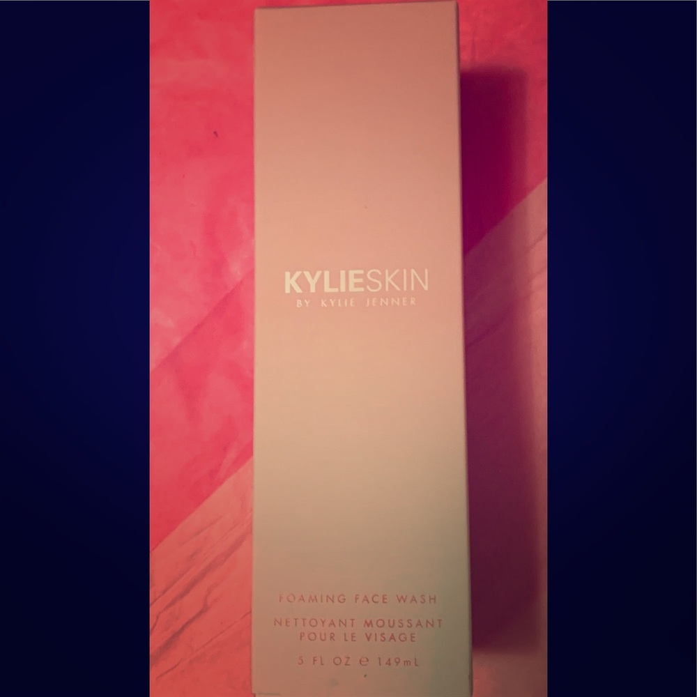 Kylie skin by Kylie Jenner foaming face wash
